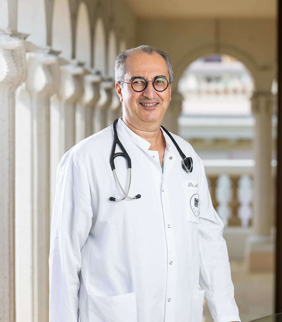 Dr Armand Eker, Responsable Médical, Chirurgien thoracique et cardio-vasculaire