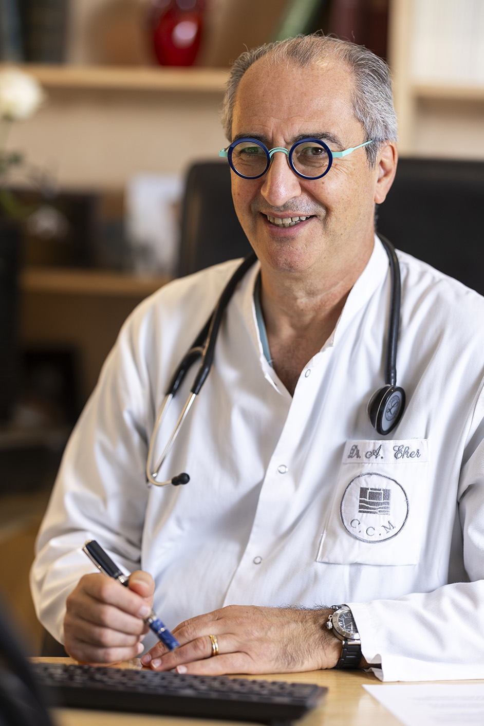 Dr Armand Eker, Responsable Médical, Chirurgien thoracique et cardio-vasculaire